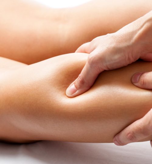 Massage d'un mollet